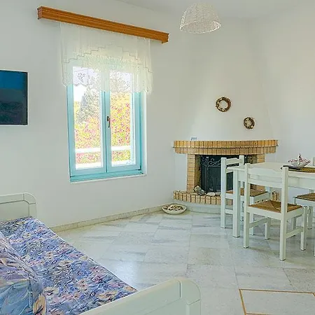 Yannis Maria * Agios Georgios (Antiparos)