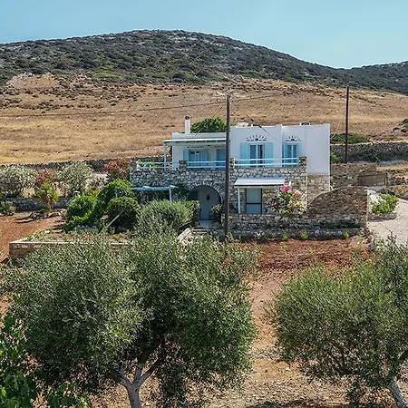 Yannis Maria * Agios Georgios (Antiparos)