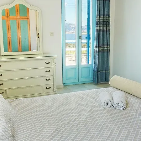 Yannis Maria * Agios Georgios (Antiparos)