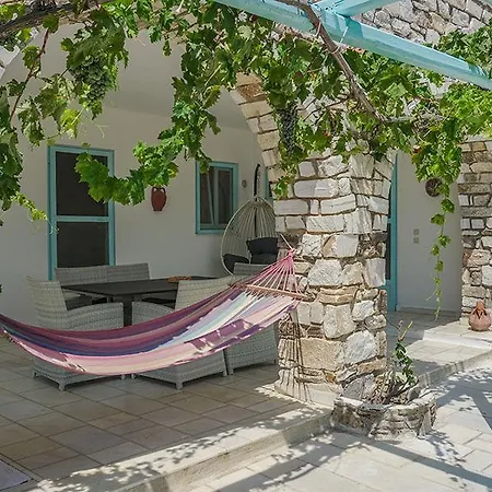 Yannis Maria Apartment *